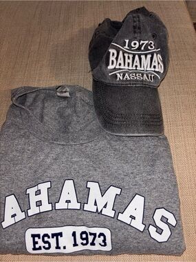 Gildan Gray Crewneck T-Shirt with Matching Gray Cap 3XL